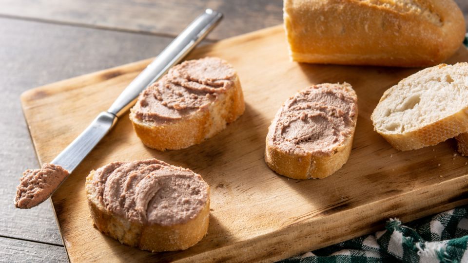 Паштет из куриной печени: текстура как крем и вкус как суфле Паштет из куриной печени: текстура как крем и вкус как суфле