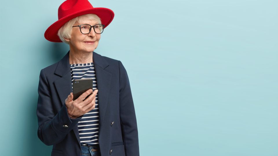 Элегантные платья для женщин 60+: 9 стильных образов на лето Элегантные платья для женщин 60+: 9 стильных образов на лето