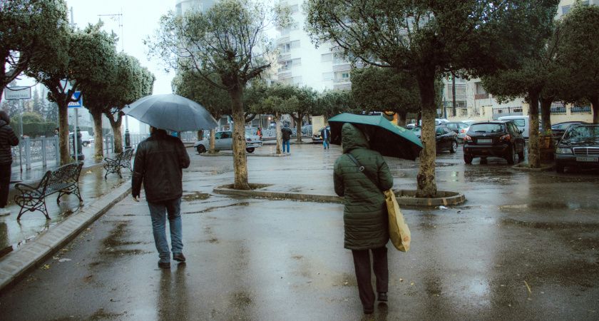 «Если взяли отпуск в июле или августе – переносите». Синоптики дали прогноз, к чему готовиться
