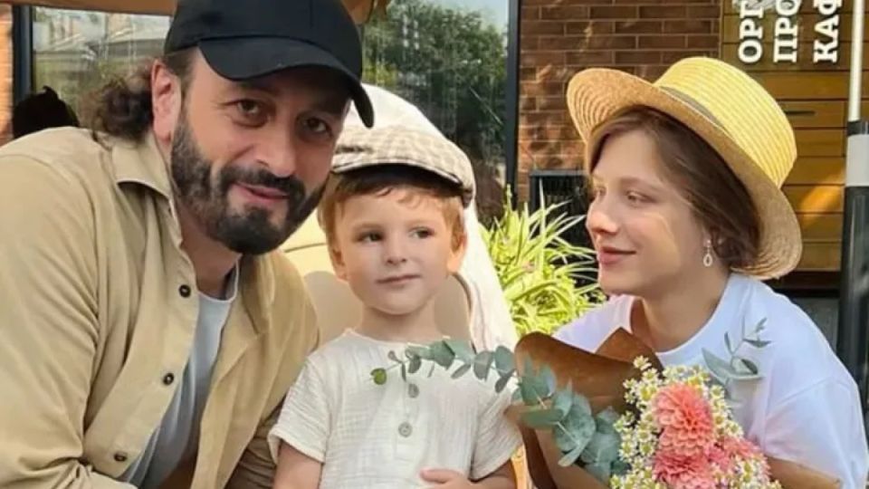 Арзамасова и Авербух станцевали "Калинку" в центре Дубая