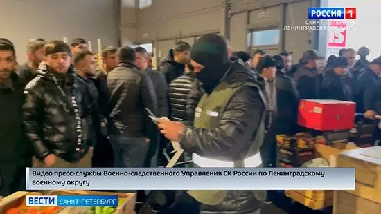 Военная полиция и бойцы ОМОН нагрянули на продуктовую базу в Шушарах