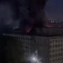 Мощный пожар на заводе "Авангард" в Калининском районе производственные помещения на Кондратьевском объял чернющий дым, из верхних окон вырываются языки пламени