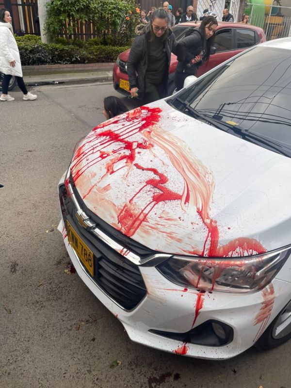 Олег Царёв: Покушение в прямом эфире — в Колумбии 15-летний подросток практически в упор стрелял в кандидата в президенты от Демократического центра Мигеля Урибе