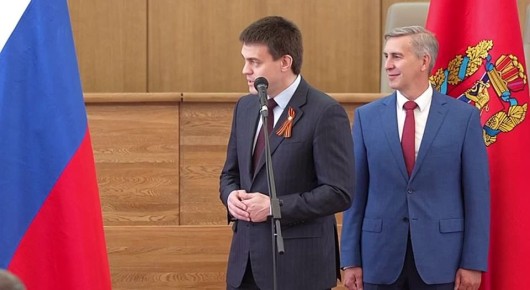 Михаил Котюков: Сегодня вместе с председателем Законодательного Собрания края Алексеем Додатко вручили атрибуты звания «Почетный гражданин Красноярского края» создателю и художественному руководителю нашего камерного...