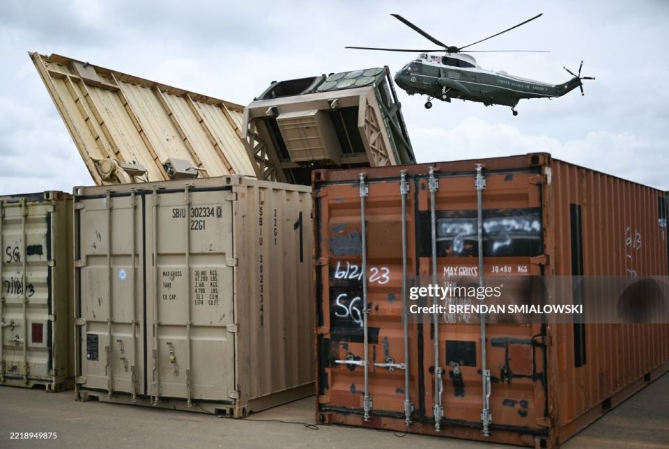 На фотографии с Трампом в Форте-Брэгг засветилась пусковая установка HIMARS замаскированная под обычный контейнер