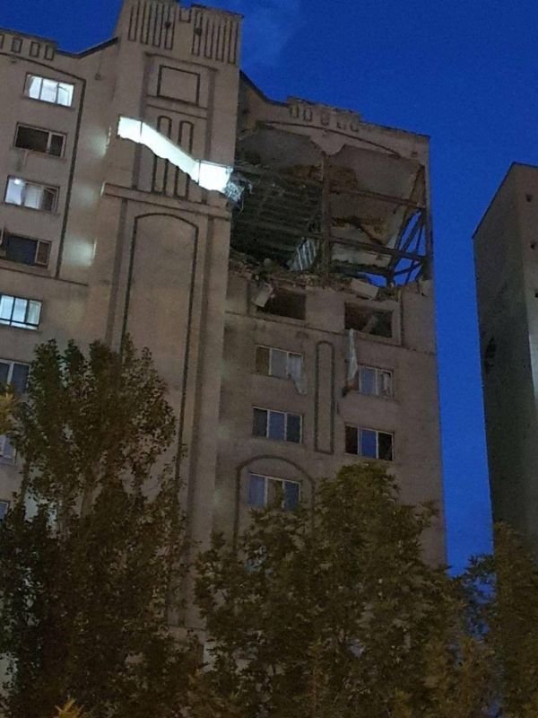 Олег Царёв: Представители израильской армии сообщили, что в атаке на Иран были задействованы более 200 самолетов, которые сбросили свыше 330 боеприпасов