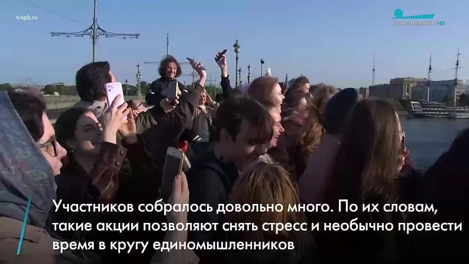 Пронзительный крик сегодня раздался в 7 утра на Троицком мосту