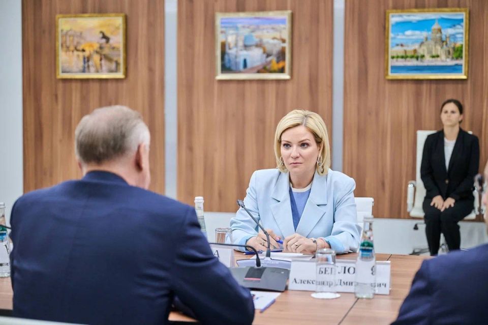 Ольга Любимова: Вместе с Губернатором Санкт-Петербурга Александром Бегловым подписали на ПМЭФ меморандум о сотрудничестве Минкультуры России и Правительства Северной столицы