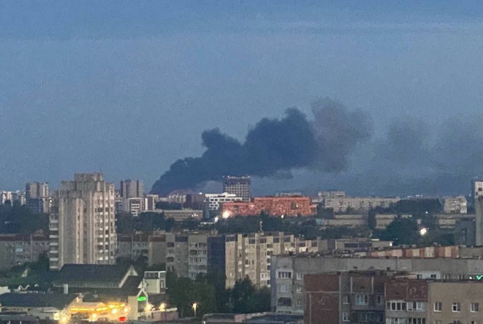 Еще кадры после ночной атаки из Львова