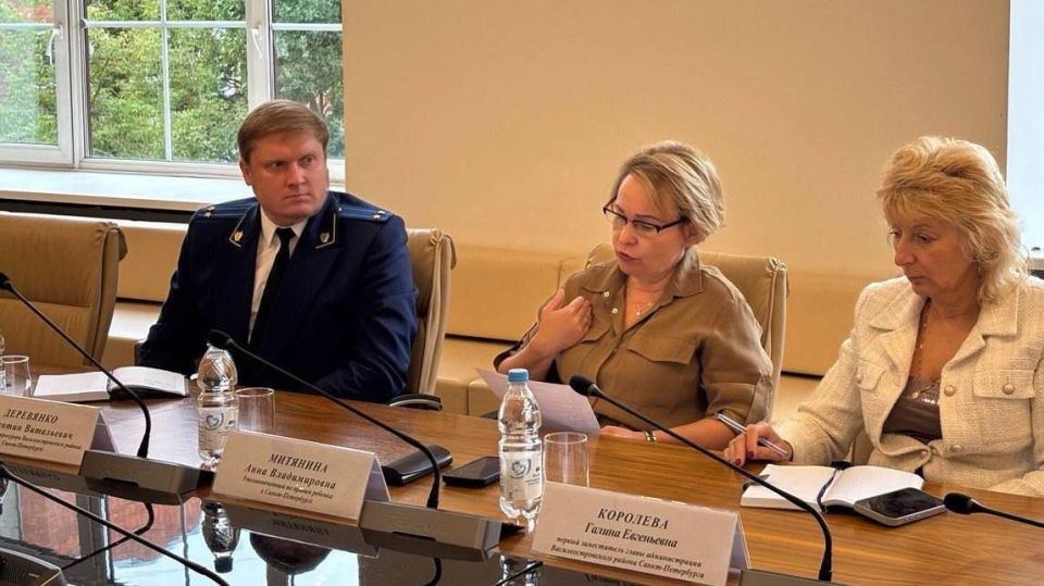 6 матерей и один отец обратились на совместный прием, проведенный прокуратурой Василеостровского района Санкт-Петербурга и Уполномоченным по правам ребенка в Санкт-Петербурге