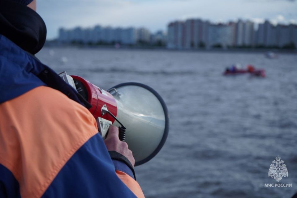 В Морской столице продолжается XVIII Всероссийский чемпионат по водно-моторным соревнованиям среди команд Государственной инспекции по маломерным судам МЧС России