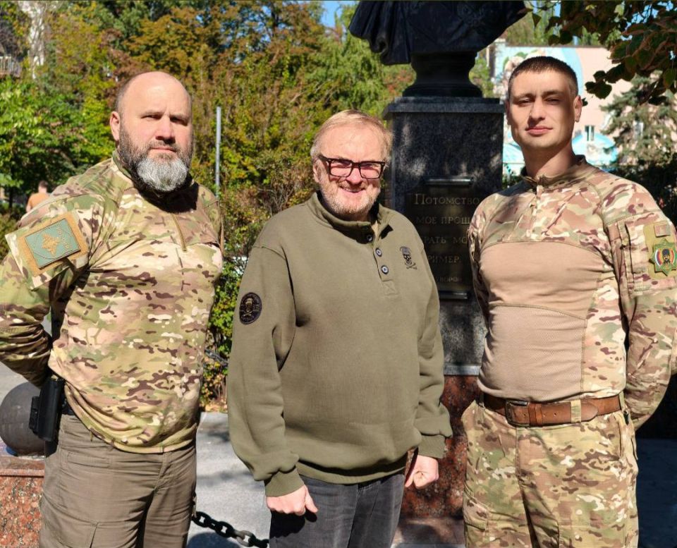 Теперь с помощниками депутат Виталий Милонов видится в основном совсем не в Санкт-Петербурге, немного южнее