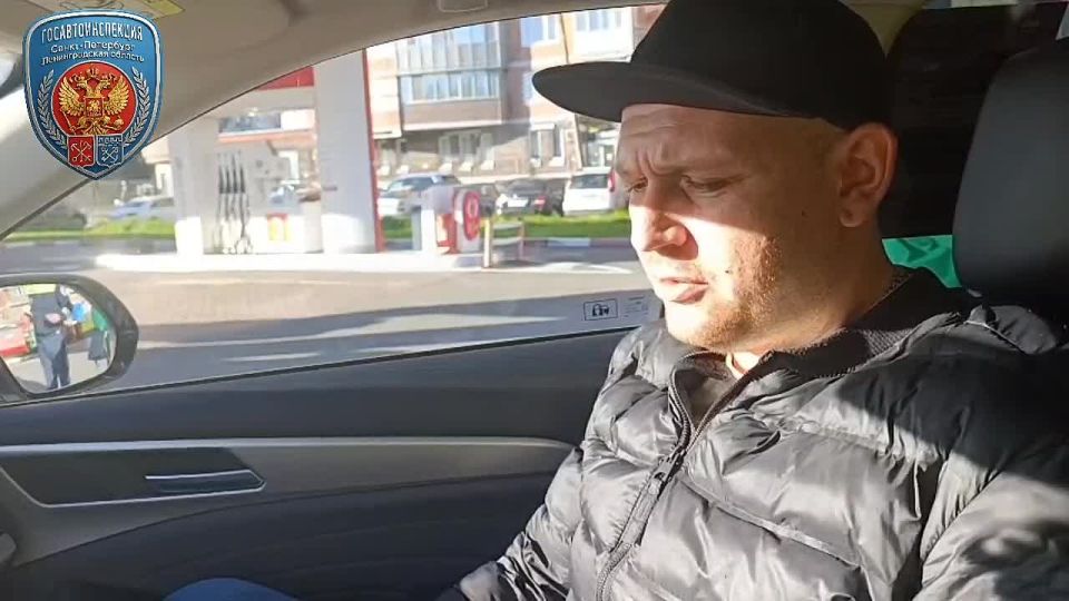 В объектив видеорегистратора попал ещё один любить езды по встречной полосе и на запрещающий сигнал светофора