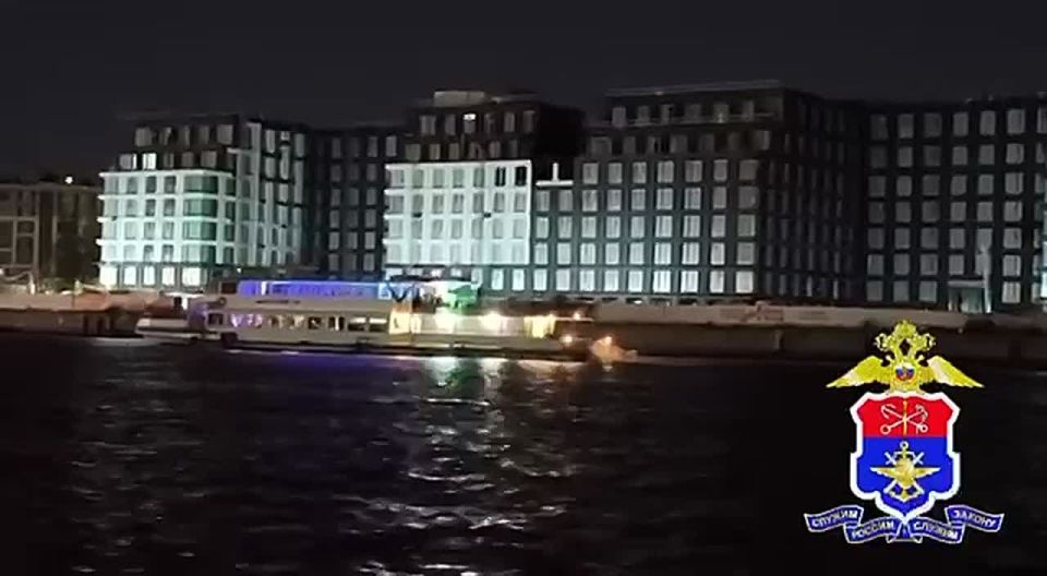 В Санкт-Петербурге сотрудниками транспортной полиции в акватории Малой Невы выявлено судно, нарушившее тишину и покой граждан