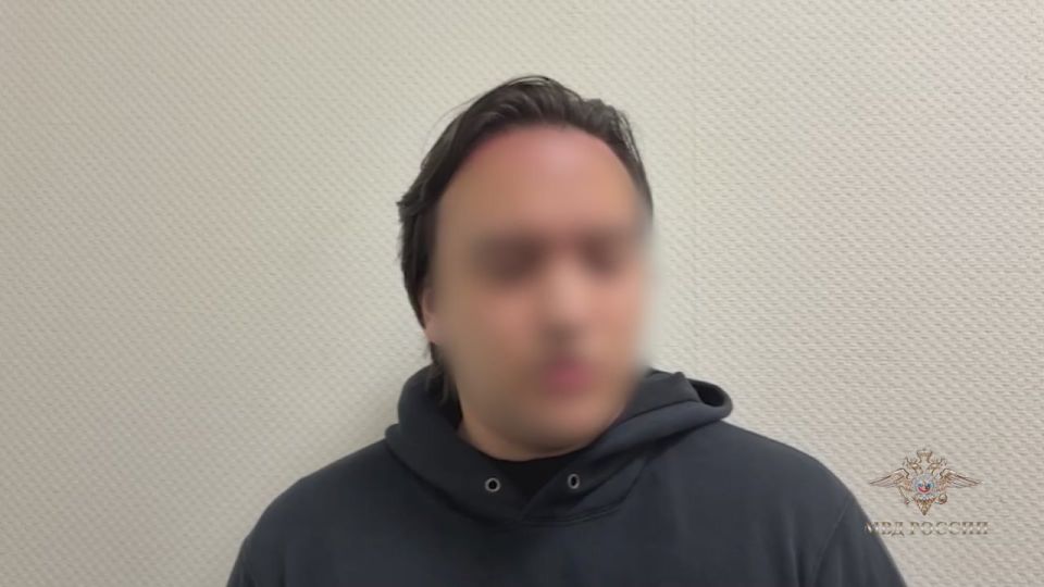 Полиция Луги ищет подозреваемых в поджоге трактора в посёлке Дзержинка