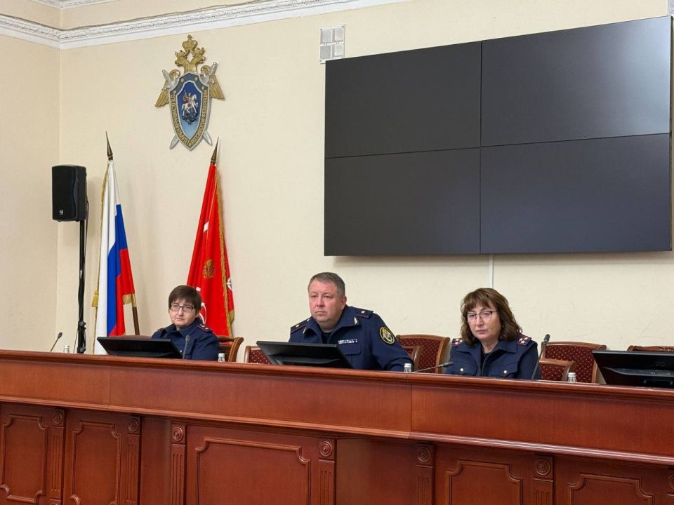 Руководитель Главного следственного управления СК России по городу Санкт-Петербургу провел встречу с молодыми следователями
