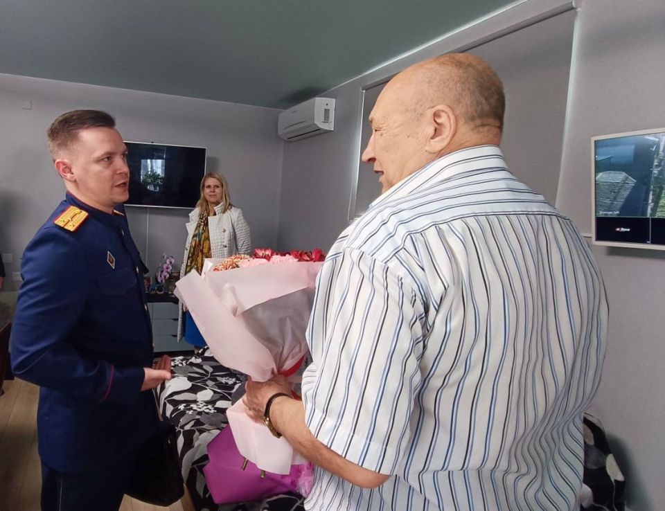 С чувством глубокого уважения и благодарности