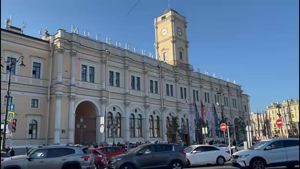 На железнодорожной станции Санкт-Петербург - Главный сотрудниками транспортной полиции установлен мужчина - зацепер