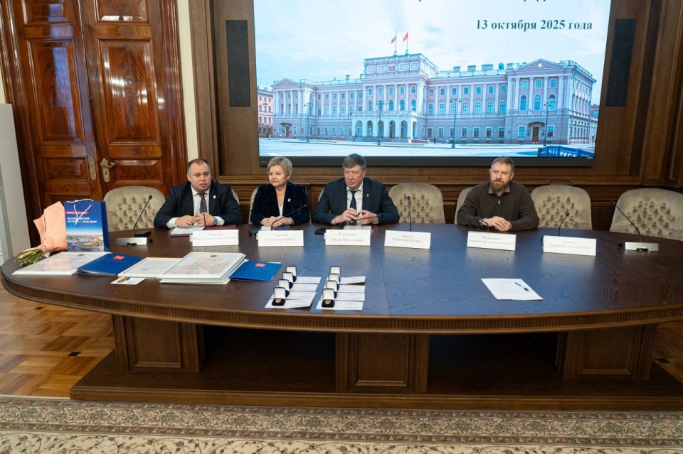 Состоялось заседание комиссии по вопросам правопорядка и законности под председательством Константина Чебыкина