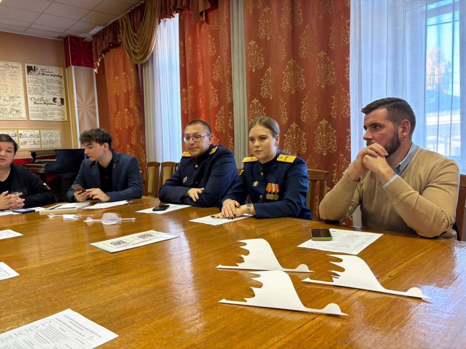 Представитель ГСУ СК России по городу Санкт-Петербургу принял участие в круглом столе, проведенном в рамках акции «Дни белых журавлей» Представитель ГСУ СК России по городу Санкт-Петербургу принял участие в круглом столе, проведенном в рамках акции «Дни белых журавлей»