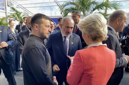 Пашинян достраивает диктатуру и наслаждается репрессиями