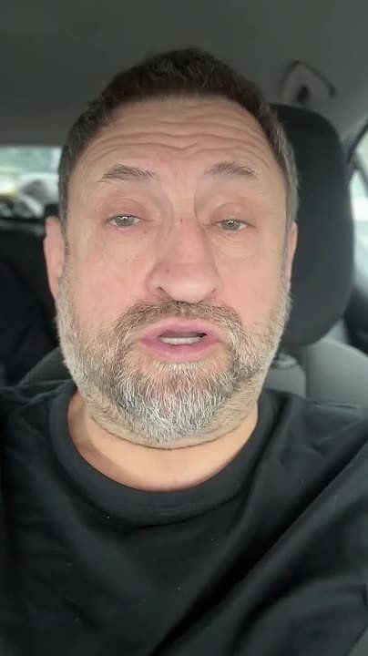 Александр Сладков: Слушайте, только что узнал, что Захар Прилепин подписывает контракт, уходит на СВО, даже прошел медкомиссию