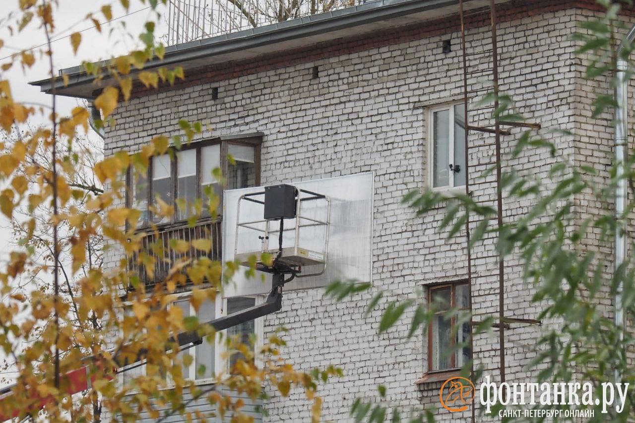 Обстановка на перекрестке улицы Харченко и 1-го Муринского проспекта, где провалился грунт Обстановка на перекрестке улицы Харченко и 1-го Муринского проспекта, где провалился грунт