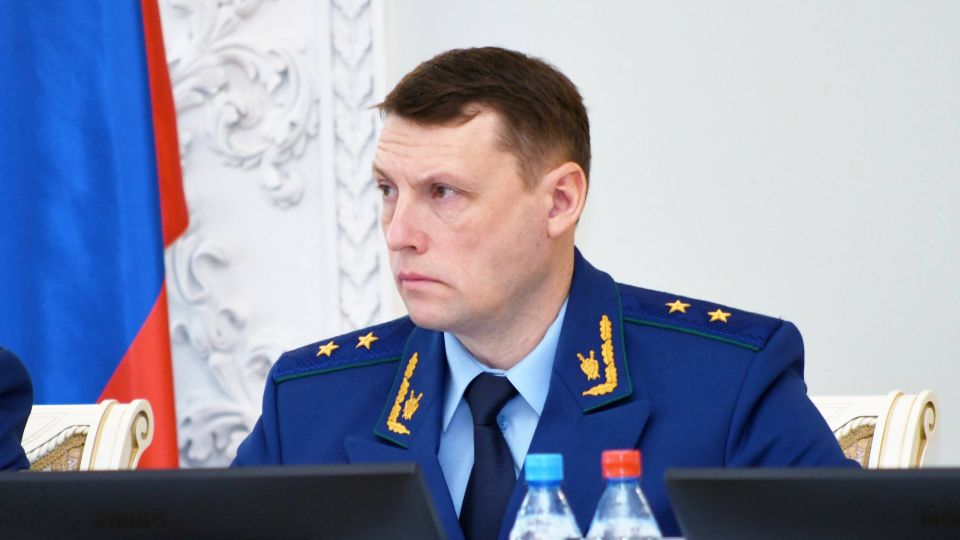 Под председательством прокурора г. Санкт-Петербурга Виктора Мельника состоялось заседание коллегии, посвященное результатам работы в сфере миграции