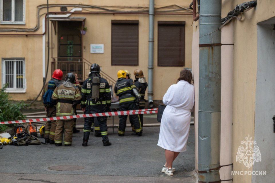 Красиво горит. За 9 месяцев текущего года в Петербурге произошло свыше 5,7 тысяч пожаров, из них - более 1,3 тысячи в жилье