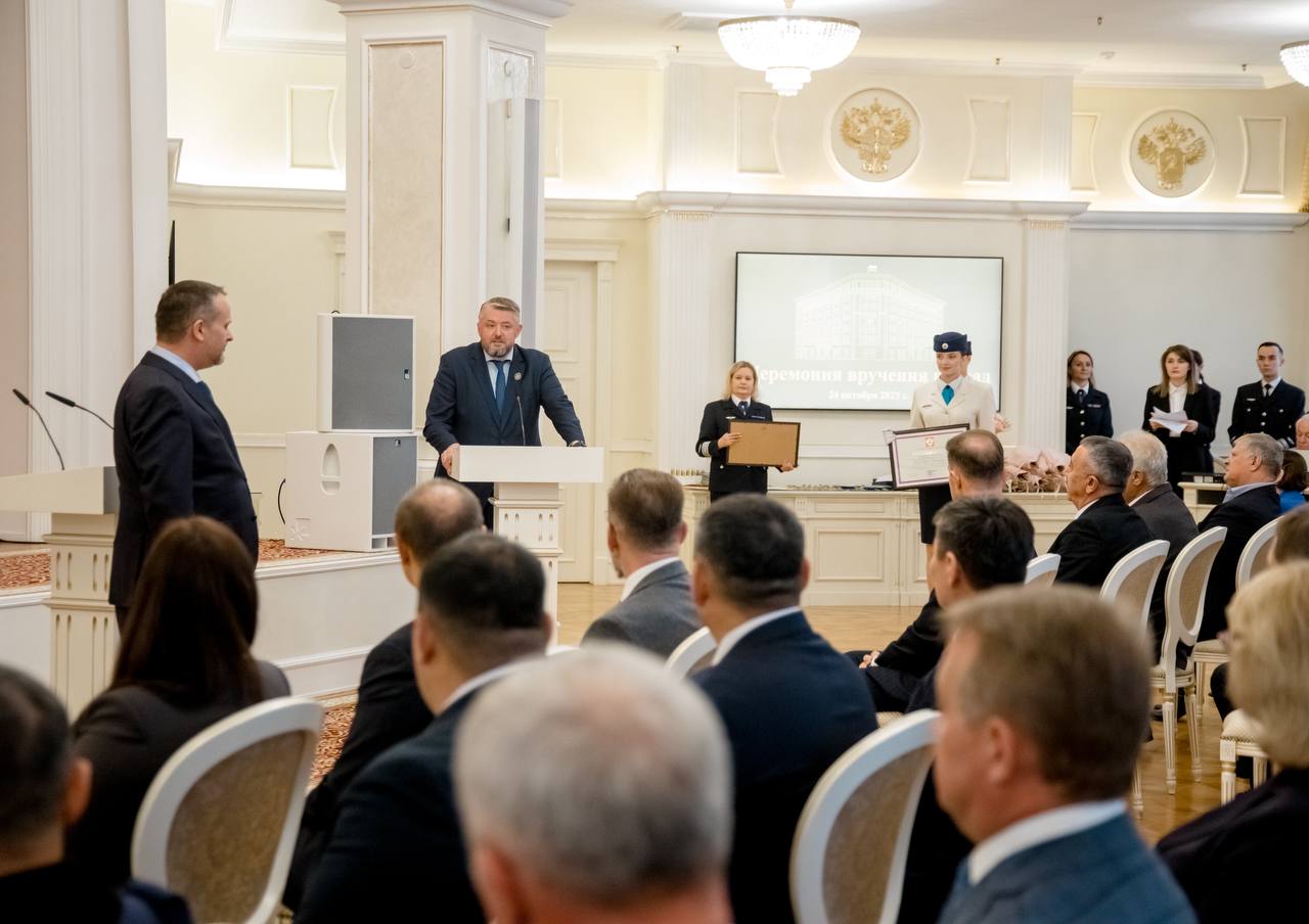 Профессионализм, ответственность и любовь к транспортной отрасли Профессионализм, ответственность и любовь к транспортной отрасли