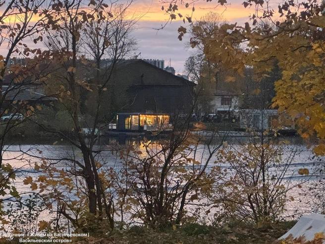 Компания ООО «Марина» по-прежнему арендует часть береговой линии в Галерной гавани