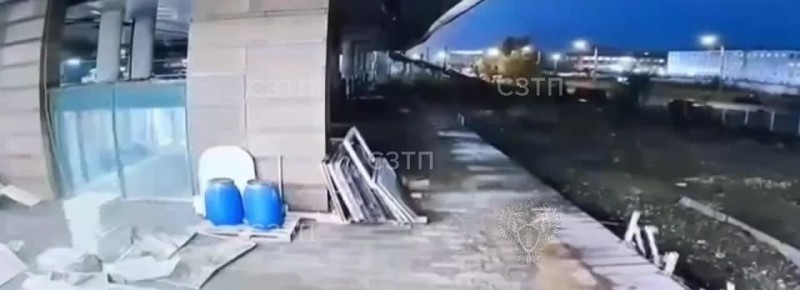 Видео с моментом обрушения крыши на Ладожском вокзале в Санкт-Петербурге опубликовала Северо-Западная транспортная прокуратура