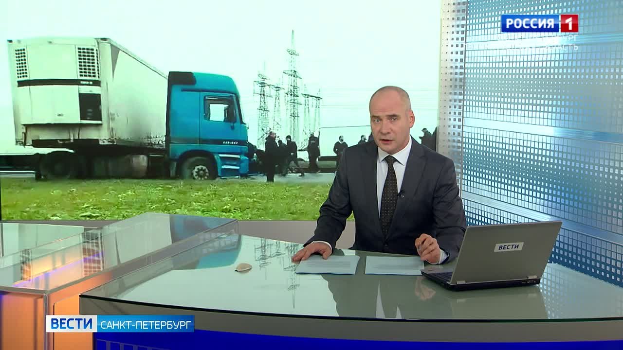 Серьезная авария осложнила движение по Софийской улице