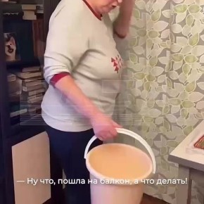 В Питере семья не может пользоваться ванной с туалетом, потому что от соседей через вентиляцию идёт страшнейший «аромат»