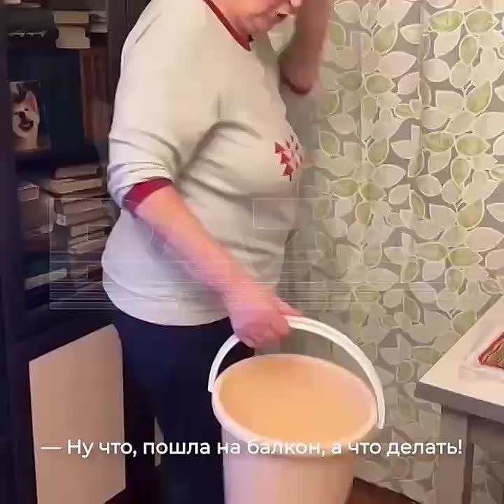 В Питере семья не может пользоваться ванной с туалетом, потому что от соседей через вентиляцию идёт страшнейший «аромат»