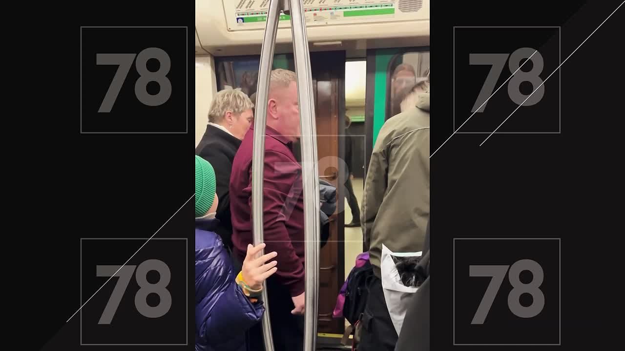 «Рот закрой свой поганый»: школьница получила кулаком в лицо за мат в метро