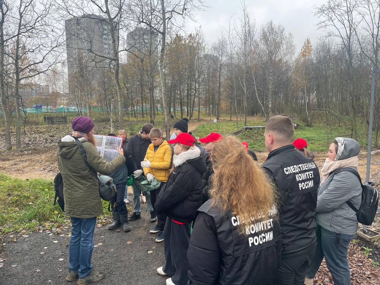 Сотрудники следственного отдела по Фрунзенскому району ГСУ СК РФ по городу Санкт-Петербургу привели в порядок территорию оборонительного рубежа Великой Отечественной войны Сотрудники следственного отдела по Фрунзенскому району ГСУ СК РФ по городу Санкт-Петербургу привели в порядок территорию оборонительного рубежа Великой Отечественной войны