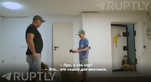 Немцев, по сообщениям их же телевидения, так напугали возможным «нападением русских», что в стране начался ажиотажный спрос на бомбоубежища
