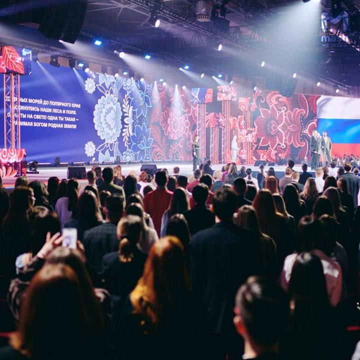 Главред Mash на Мойке Александр Русских вошёл в число экспертов Всероссийской молодёжной премии в сфере медиа и журналистики "ШУМ", которая совсем недавно состоялась в Москве, — он помогал выбирать лучших молодых спецов Главред Mash на Мойке Александр Русских вошёл в число экспертов Всероссийской молодёжной премии в сфере медиа и журналистики "ШУМ", которая совсем недавно состоялась в Москве, — он помогал выбирать лучших молодых спецов
