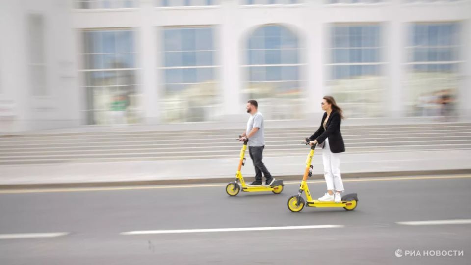     2025         -,      25%     