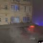 Здание Лениздата полыхает прямо сейчас — вся набережная Фонтанки в черном дыме