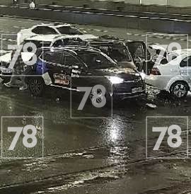 Массовое ДТП с участием 5 машин произошло в центре Петербурга