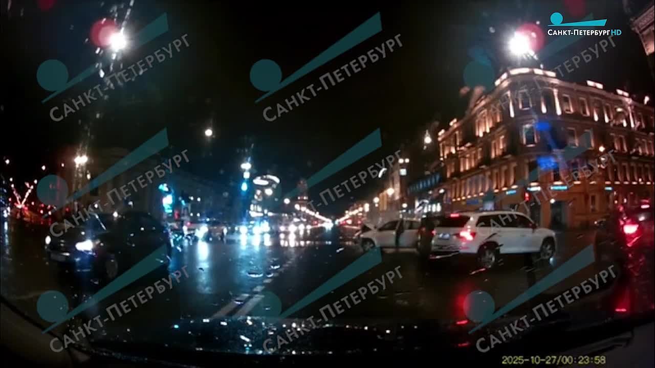 Массовое ДТП: сразу четыре автомобиля столкнулись на Садовой улице