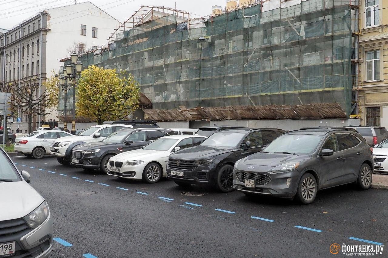 Платная парковка на Захарьевской после показательной эвакуации потеряла анонимность Платная парковка на Захарьевской после показательной эвакуации потеряла анонимность