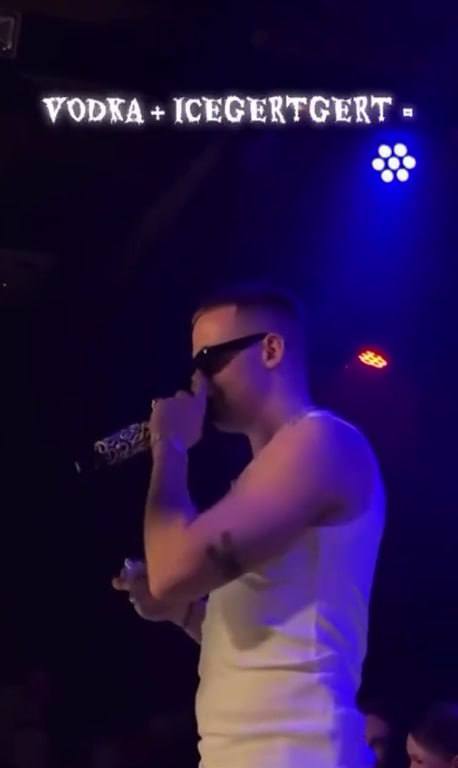 Рэпер icegergert на концерте в Москве выкрикнул бандитский лозунг Рэпер icegergert на концерте в Москве выкрикнул бандитский лозунг