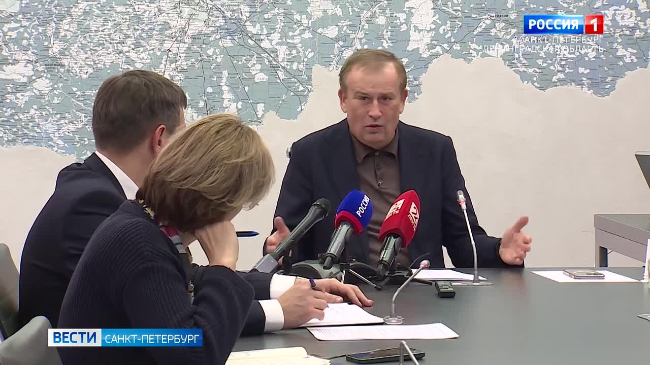Александр Дрозденко провел прямую линию с жителями Ленинградской области