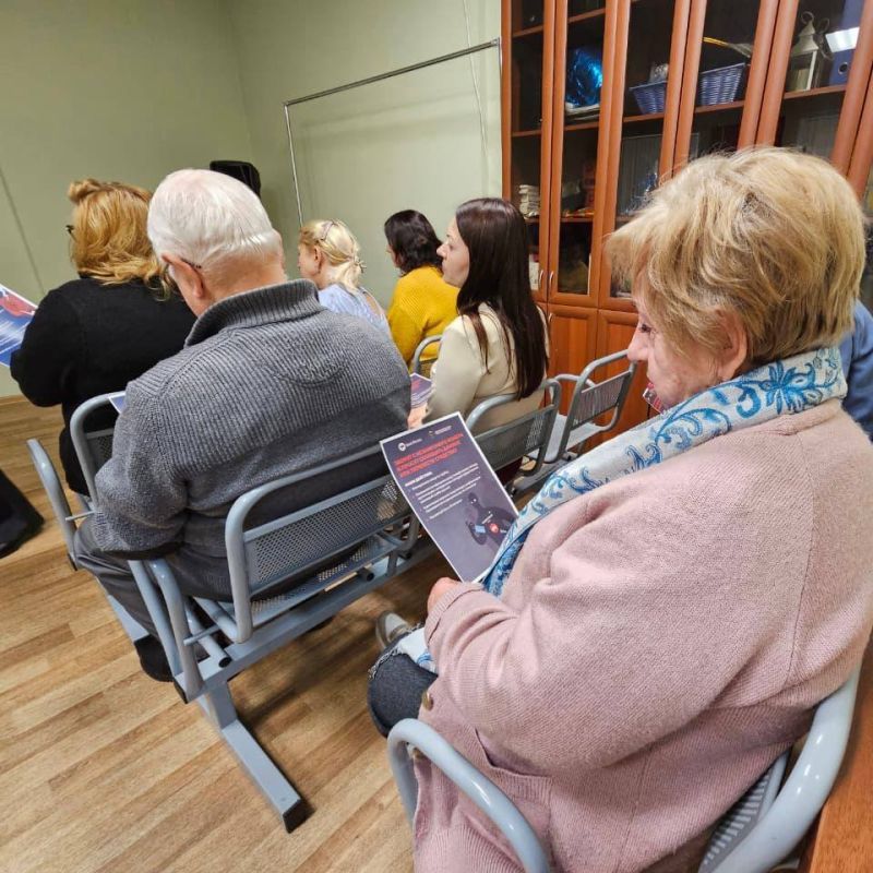 Для старшего поколения провели занятие по киберграмотности Для старшего поколения провели занятие по киберграмотности