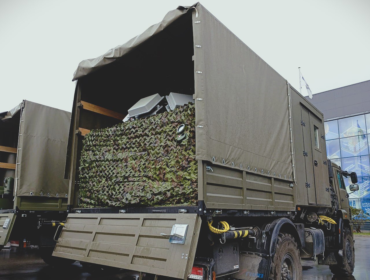 Холдинг «Швабе» впервые представил на выставке «Интерполитех-2025» мобильный лазер для противодействия БПЛА