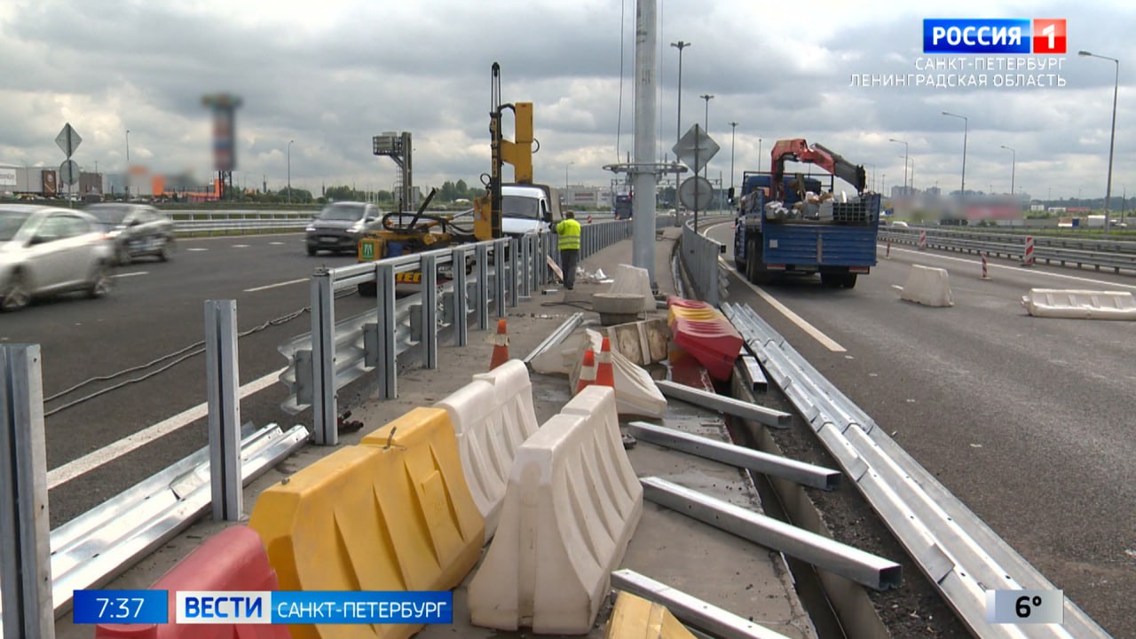 На развязке Кольцевой автодороги с Выборгским шоссе 2 ночи подряд — 29 и 30 октября — будут полностью закрывать для движения два съезда