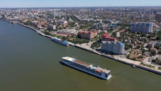 Теплоход «Владимир Жириновский» доставили в Петербург на достройку